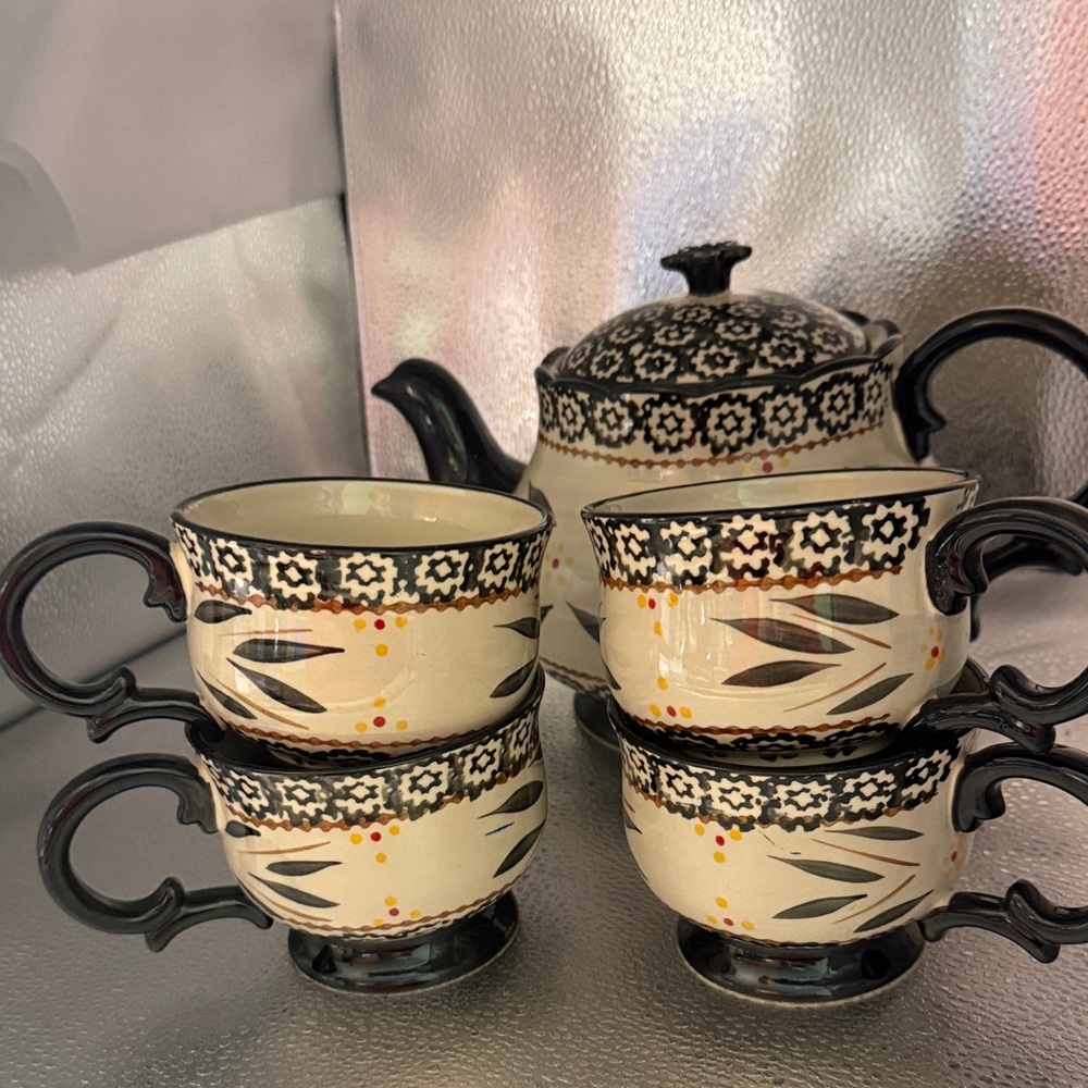 Vintage Temptations Hand Painted Tea Pot and Cups - Picture 6 of 16